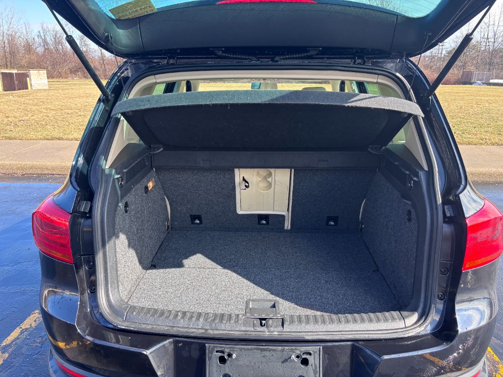 2015 Volkswagen Tiguan SEL photo