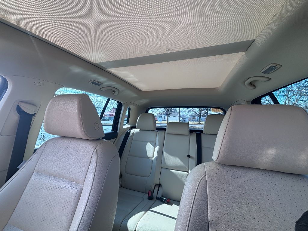 2015 Volkswagen Tiguan SEL photo