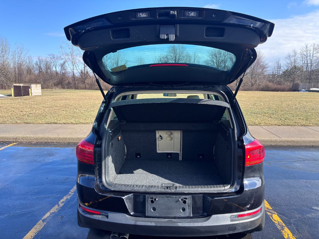 2015 Volkswagen Tiguan SEL photo