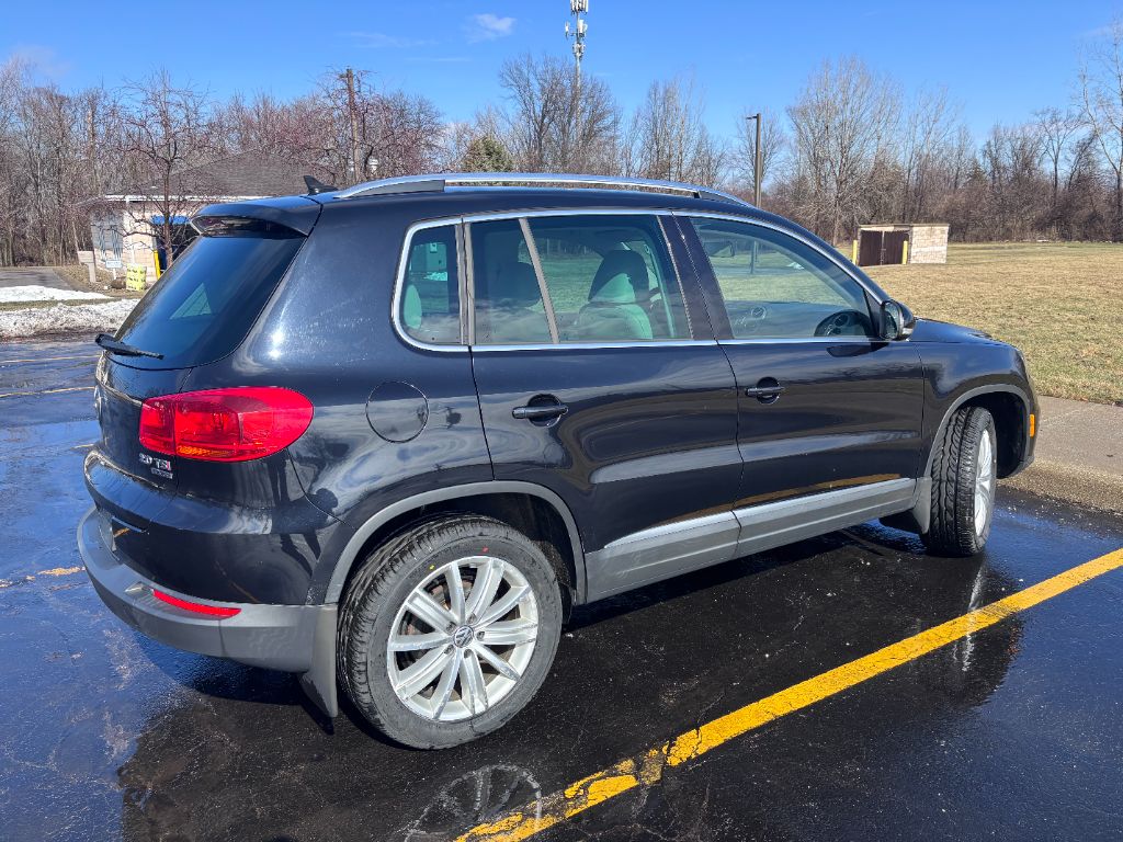 2015 Volkswagen Tiguan SEL photo