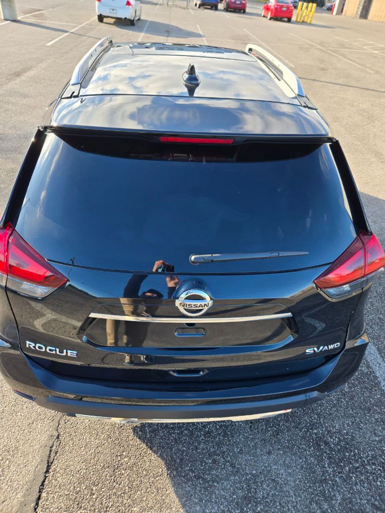 2018 Nissan Rogue SV photo