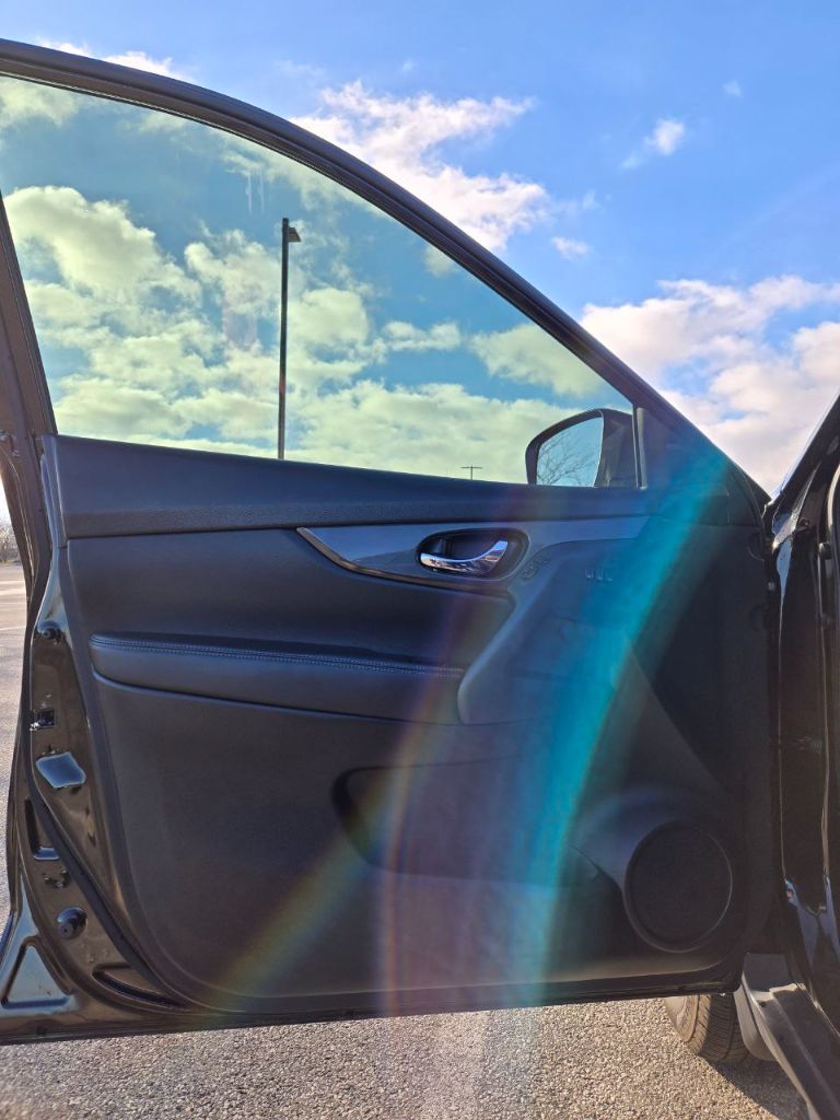 2018 Nissan Rogue SV photo