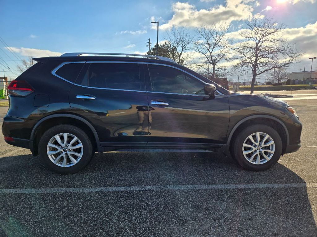 2018 Nissan Rogue SV photo