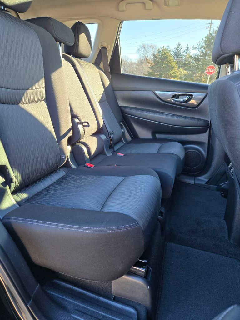 2018 Nissan Rogue SV photo