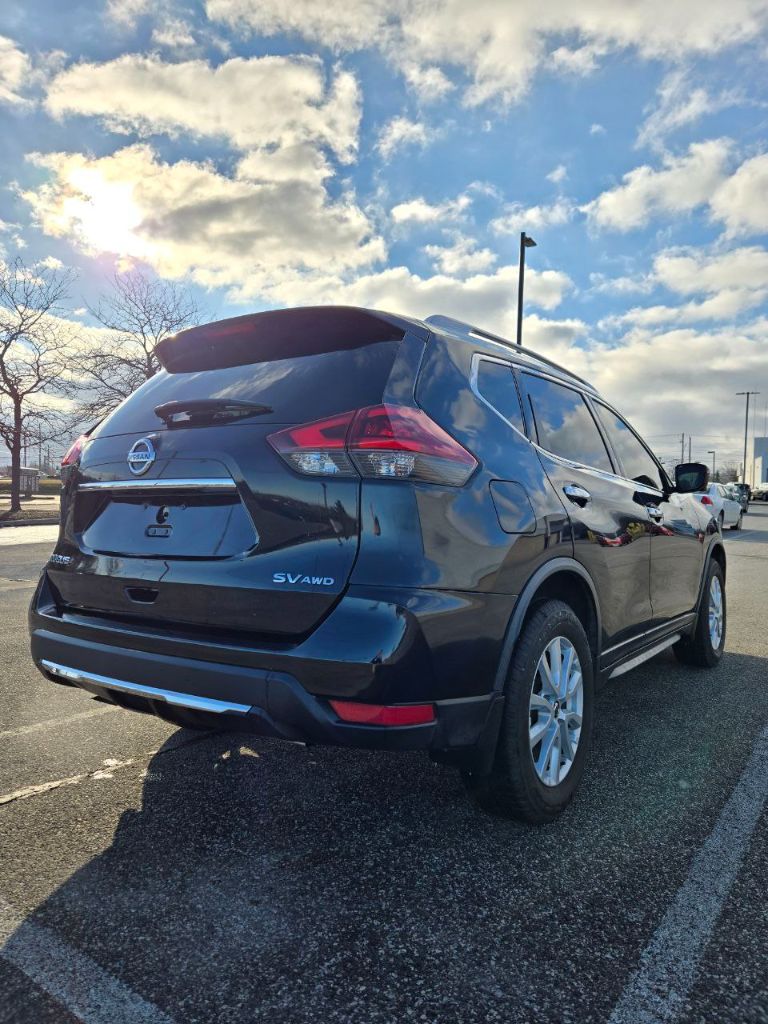 2018 Nissan Rogue SV photo