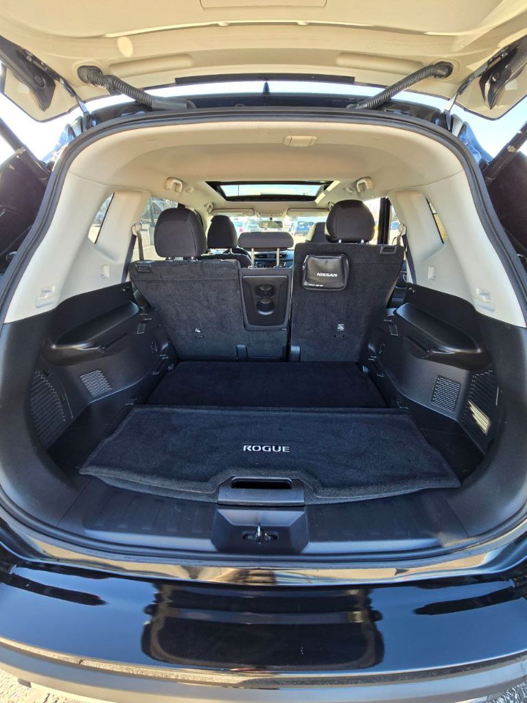 2018 Nissan Rogue SV photo