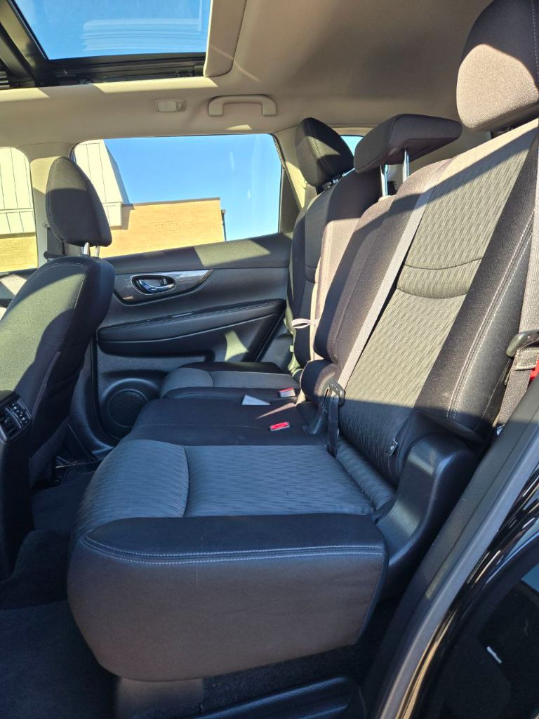2018 Nissan Rogue SV photo