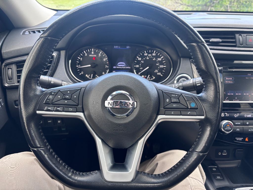 2020 Nissan Rogue SV photo