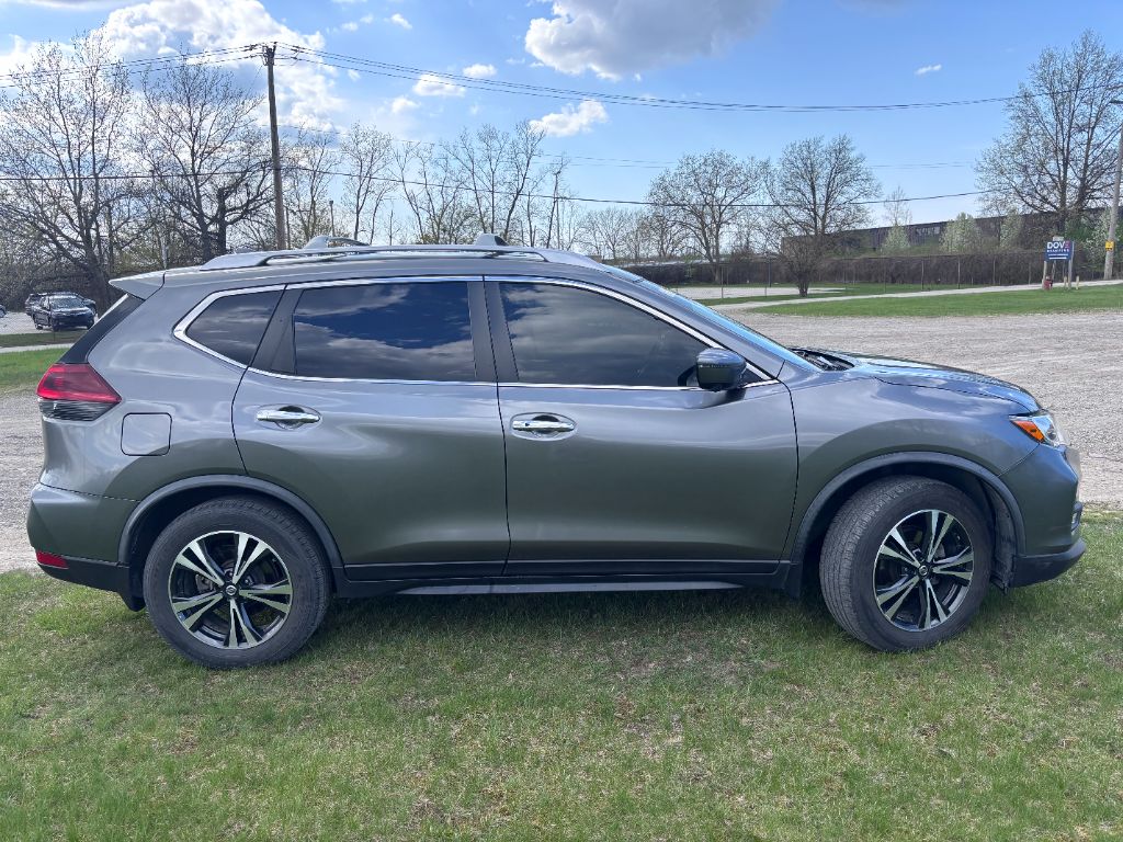 2020 Nissan Rogue SV photo
