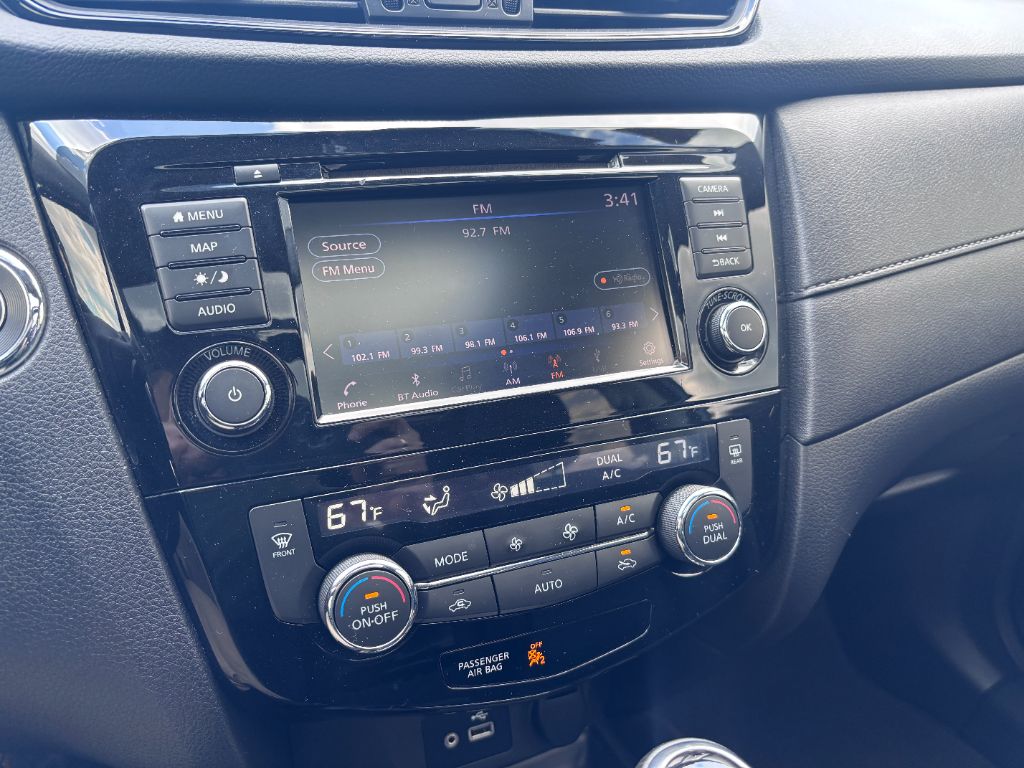 2020 Nissan Rogue SV photo