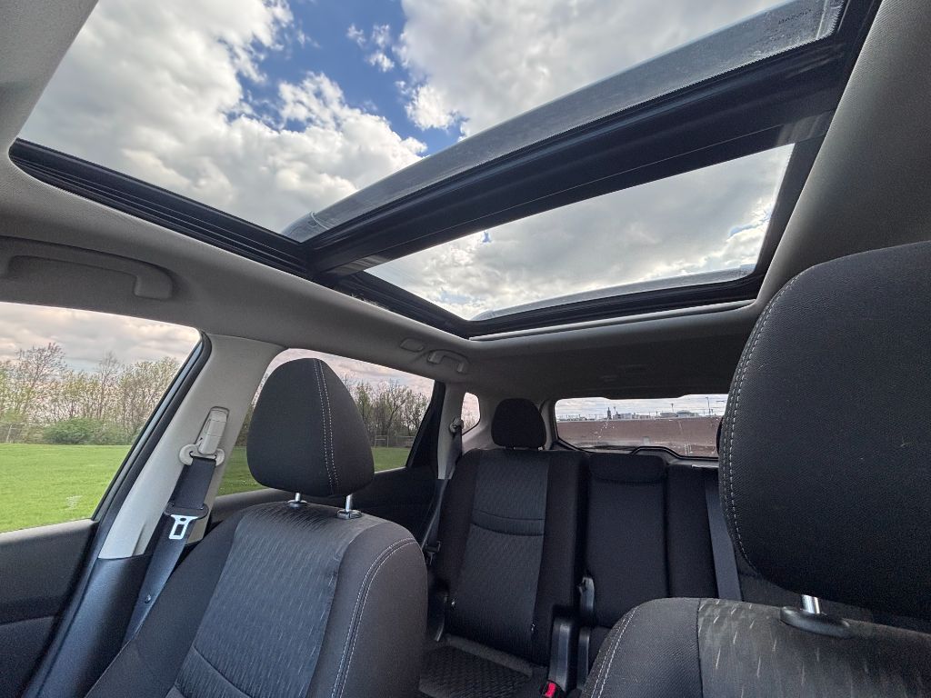 2020 Nissan Rogue SV photo