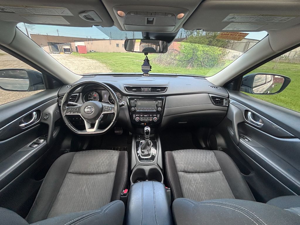 2020 Nissan Rogue SV photo