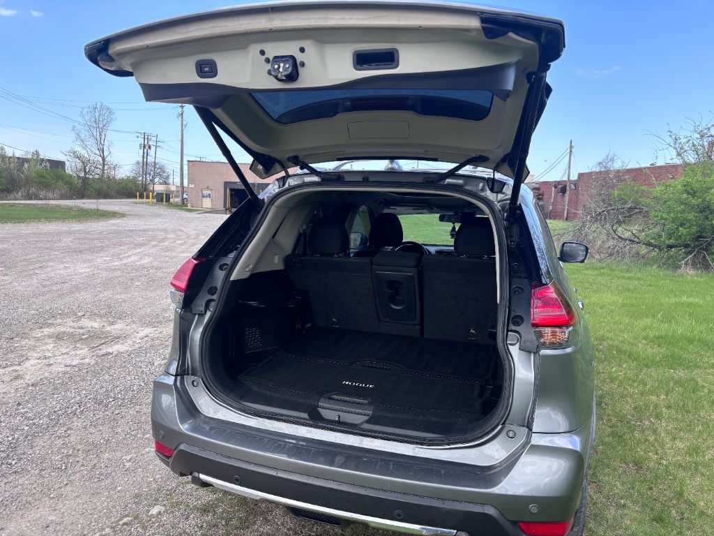 2020 Nissan Rogue SV photo
