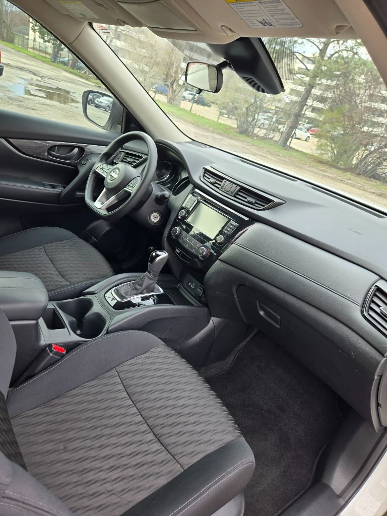 2020 Nissan Rogue S photo