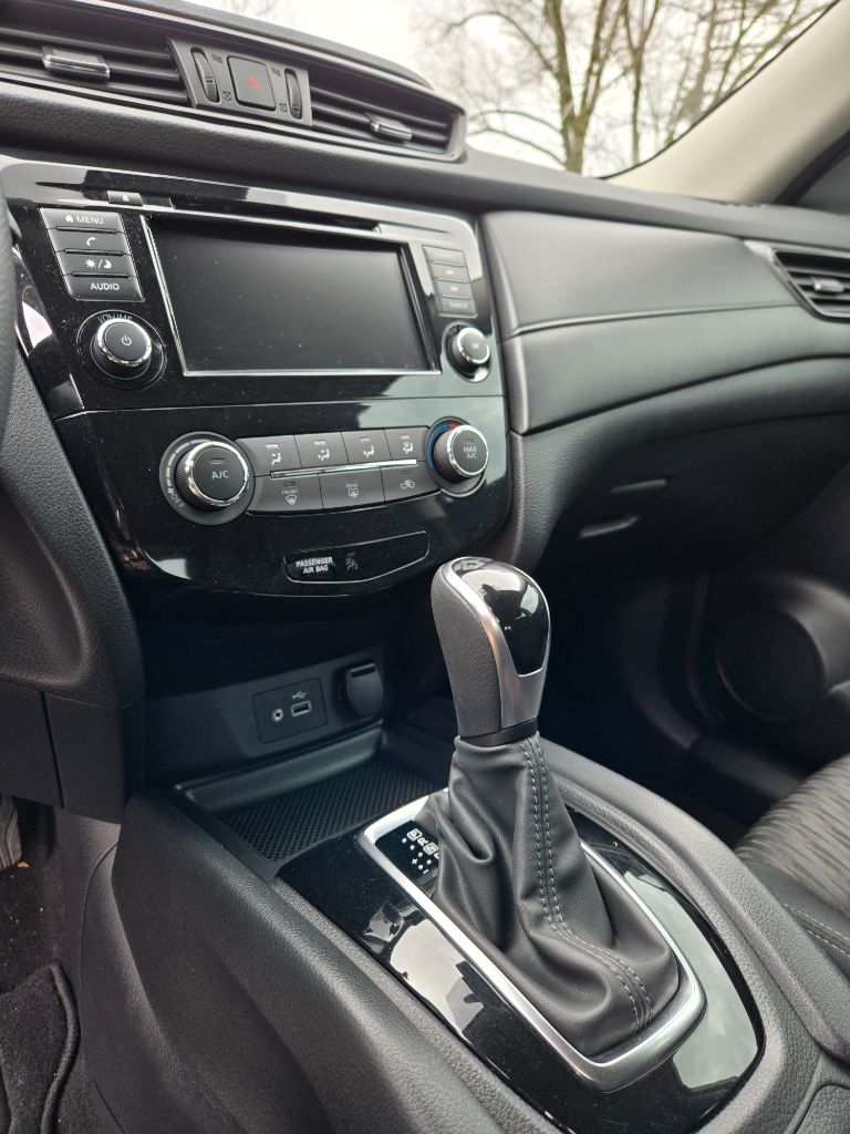 2020 Nissan Rogue S photo