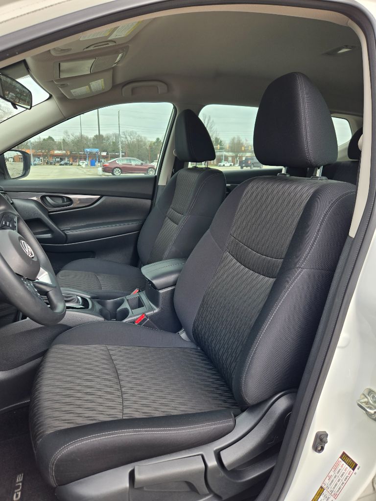 2020 Nissan Rogue S photo
