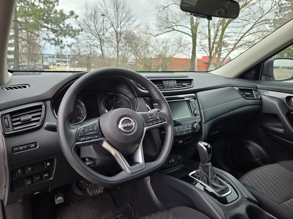 2020 Nissan Rogue S photo