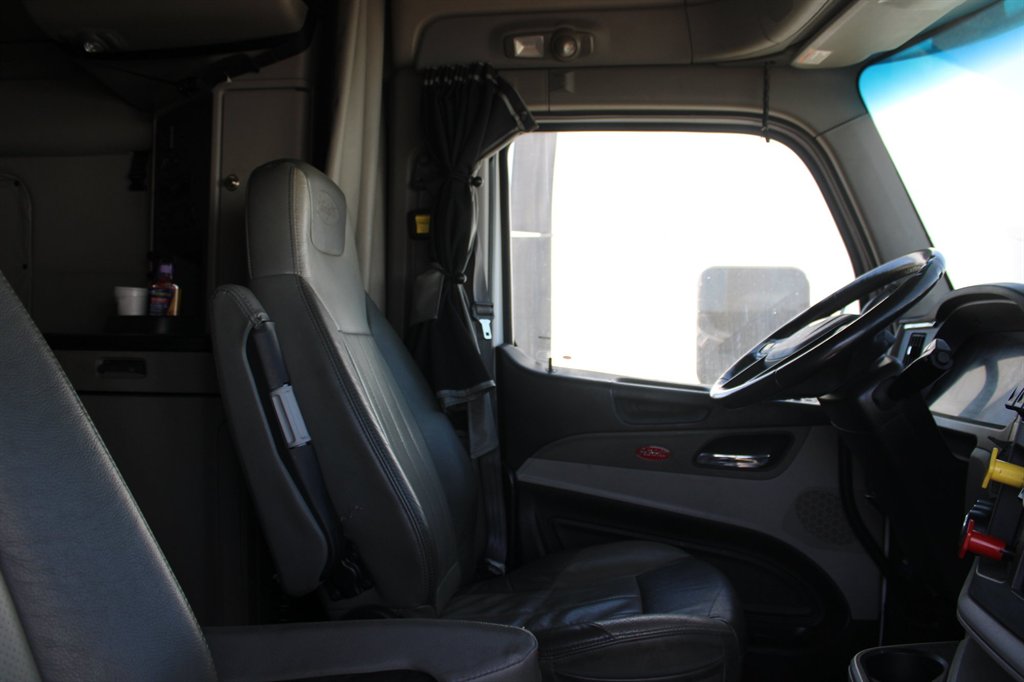 2023 Peterbilt 579 - $61,995