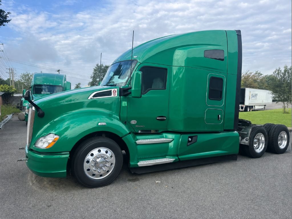 2020 Kenworth T680 - $59,995