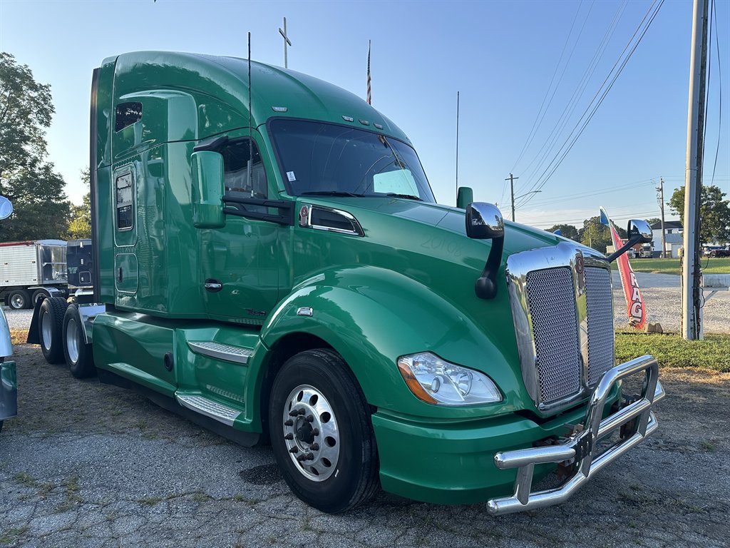 2020 Kenworth T680 - $59,995