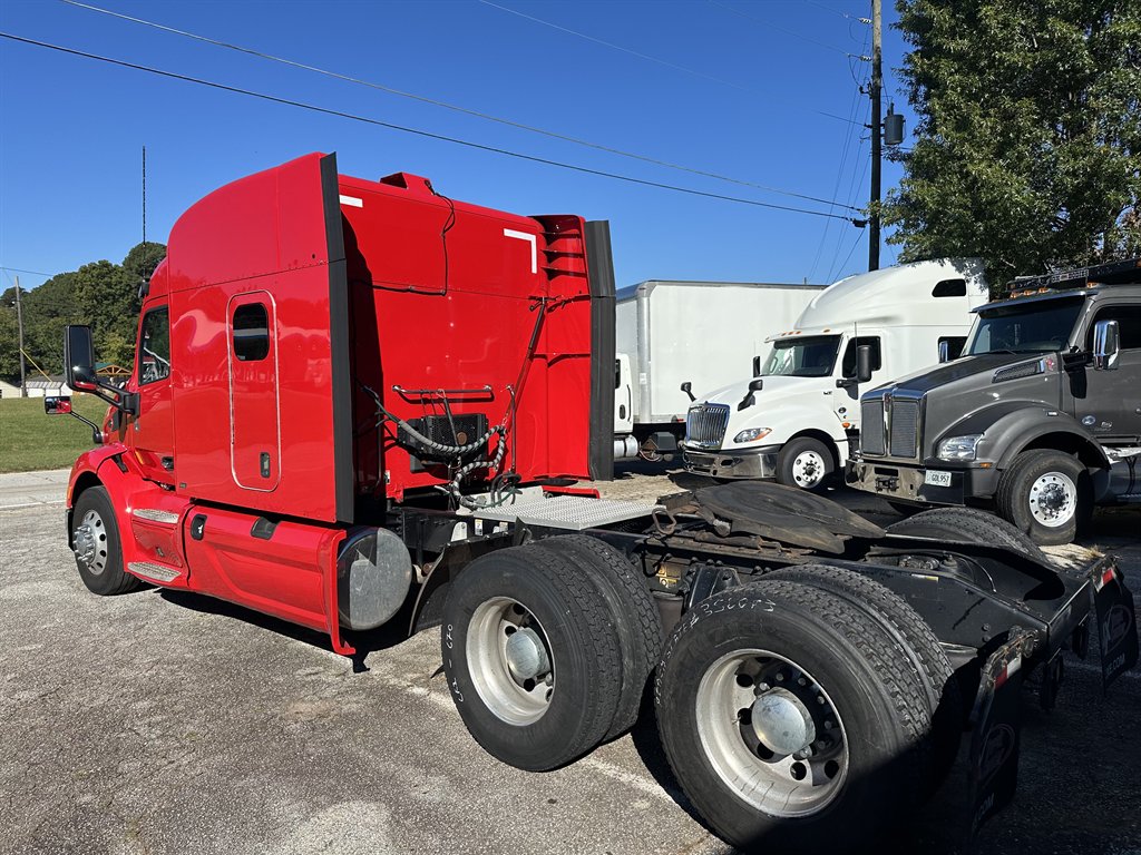 2017 Peterbilt 579 - $44,995