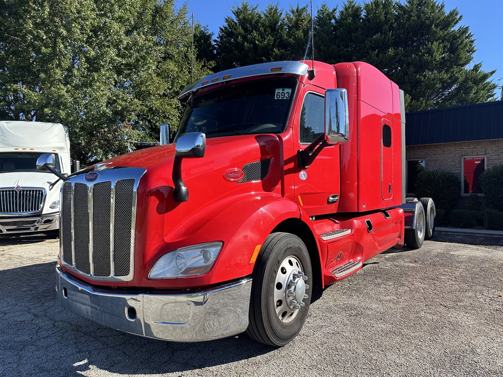 2017 Peterbilt 579 - $44,995