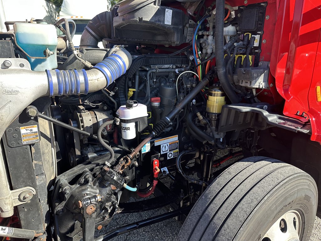 2017 Peterbilt 579 - $44,995