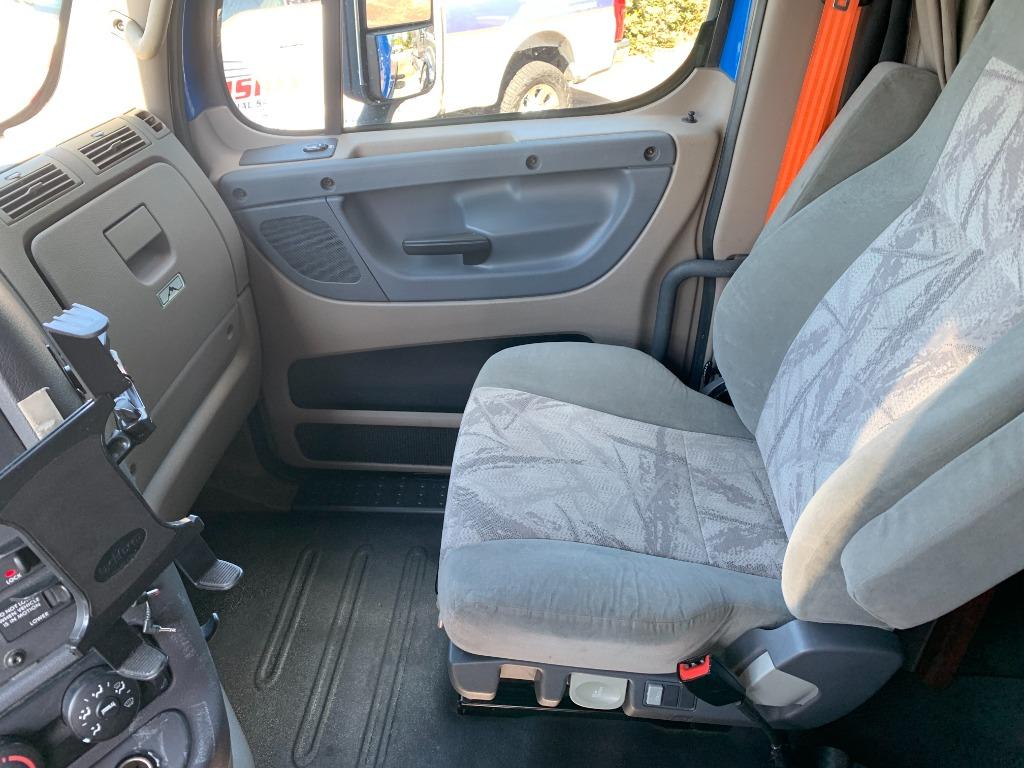 2015 Freightliner Cascadia - $8,500