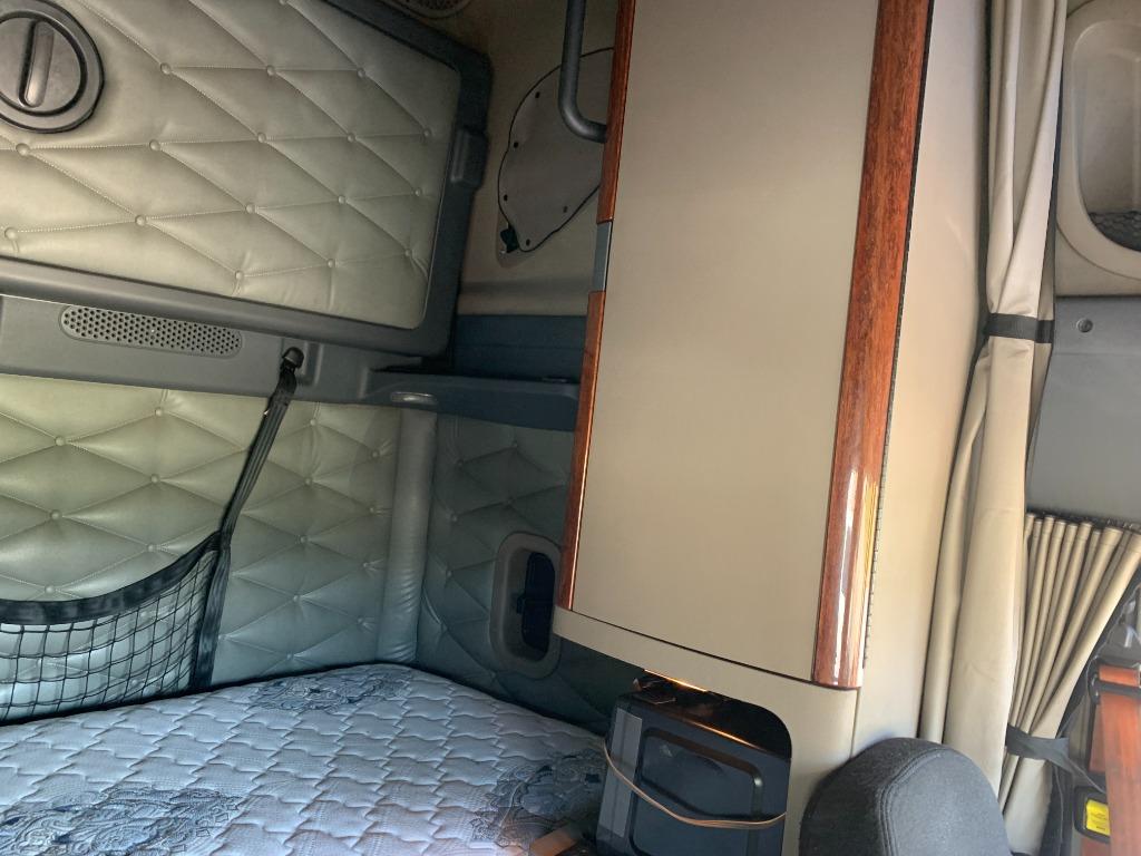 2015 Freightliner Cascadia - $8,500