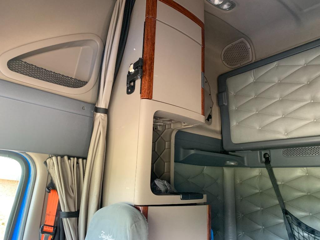 2015 Freightliner Cascadia - $8,500