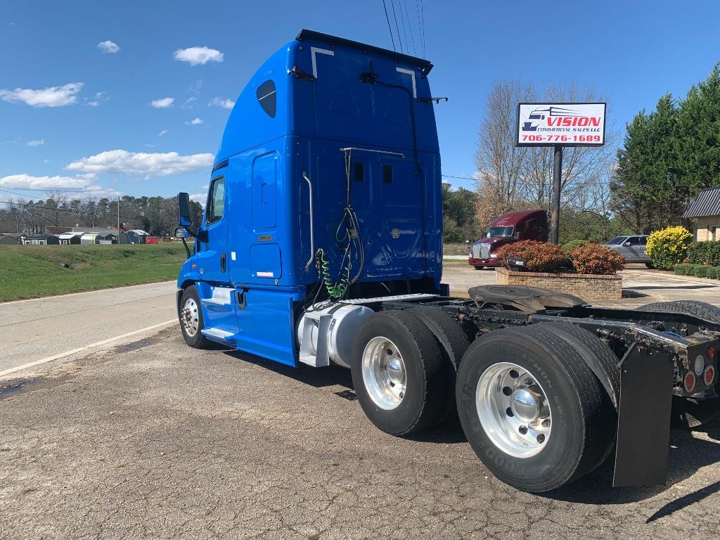 2015 Freightliner Cascadia - $8,500