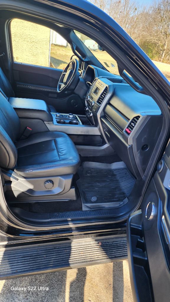 2018 Ford Expedition XLT photo