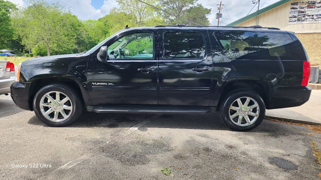 2014 GMC Yukon XL SLT 1500 photo