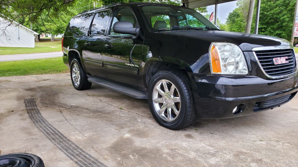 2014 GMC Yukon XL SLT 1500 photo