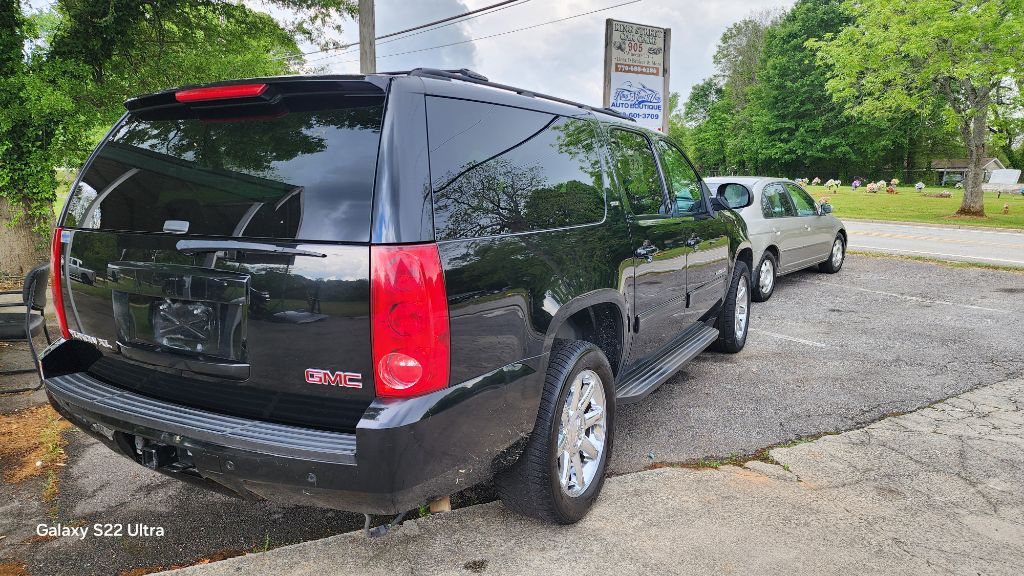 2014 GMC Yukon XL SLT 1500 photo