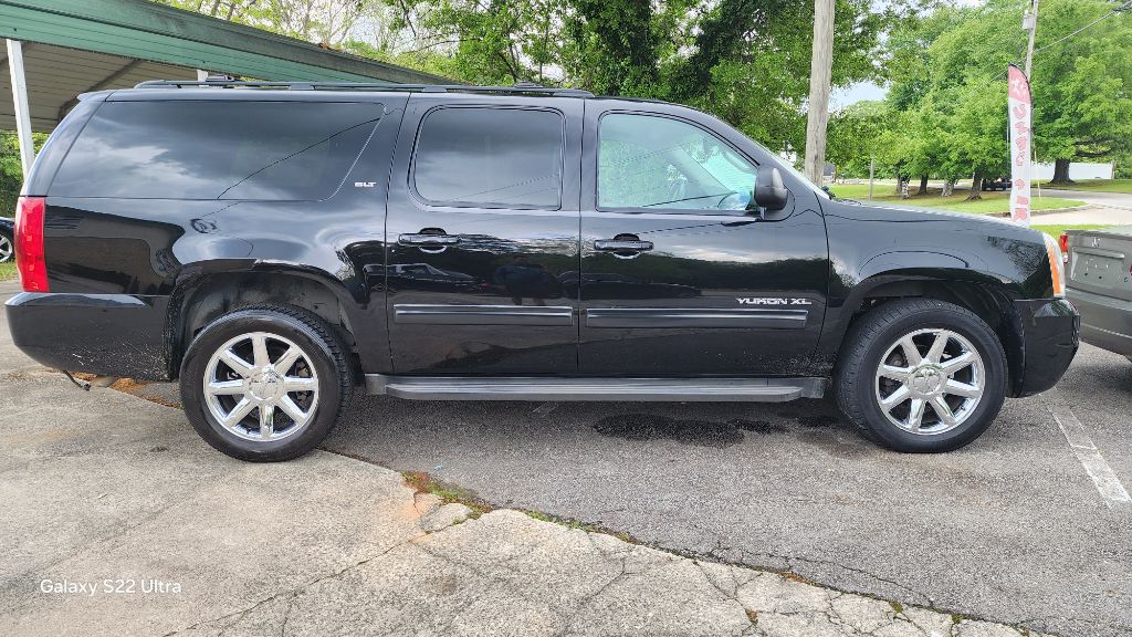 2014 GMC Yukon XL SLT 1500 photo