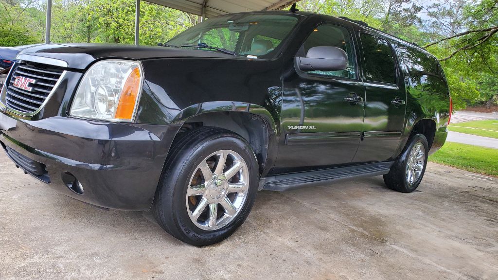 2014 GMC Yukon XL SLT 1500 photo