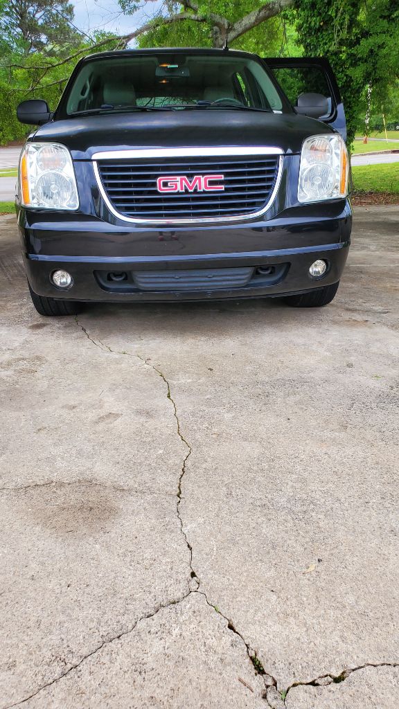 2014 GMC Yukon XL SLT 1500 photo