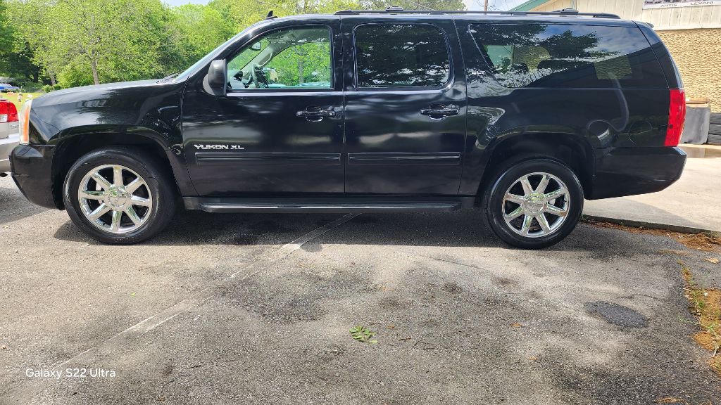 2014 GMC Yukon XL SLT 1500 photo