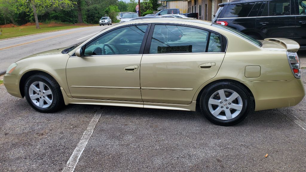 2004 Nissan Altima 2.5 photo