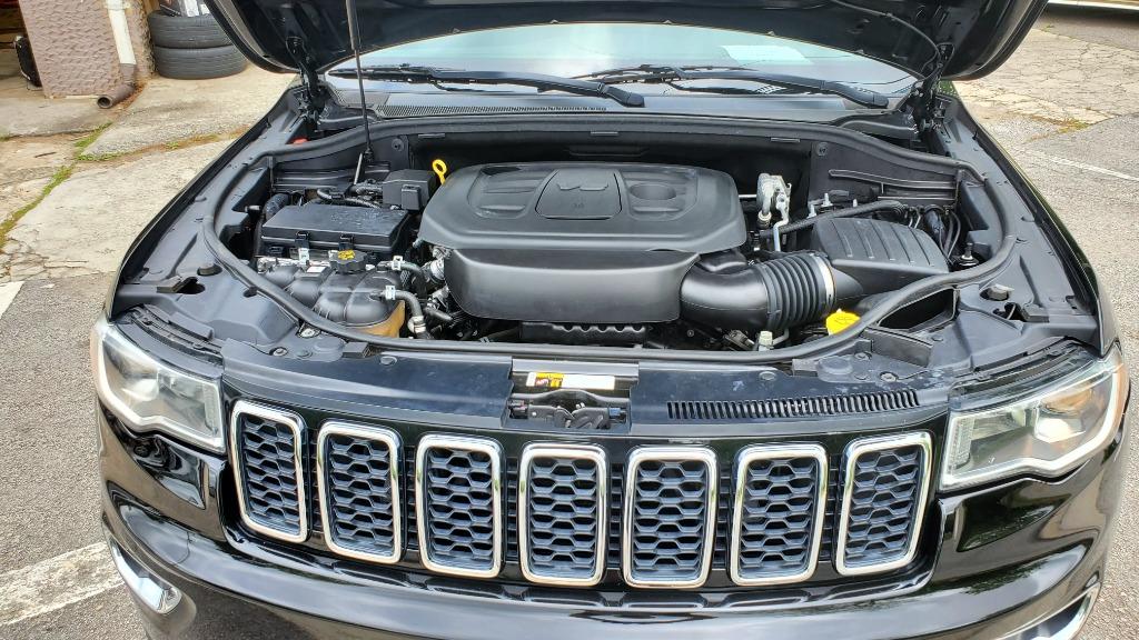 2019 Jeep Grand Cherokee Laredo photo