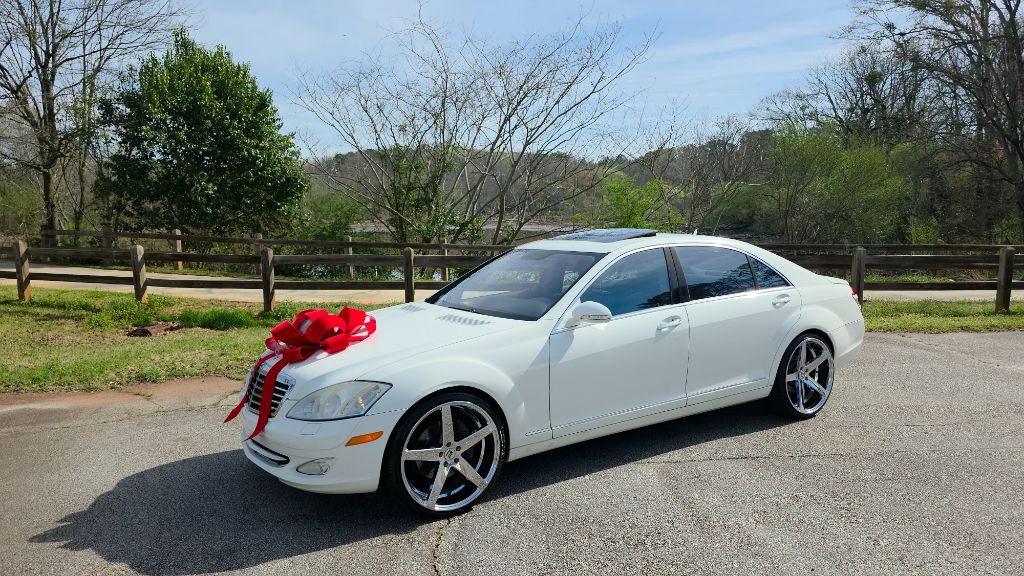 2007 Mercedes-Benz S-class - $9,800