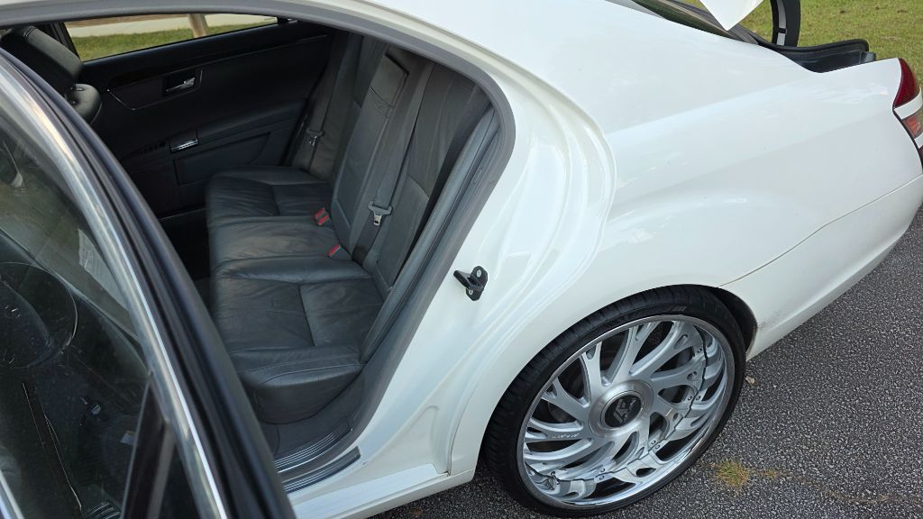 2007 Mercedes-Benz S-class - $9,800