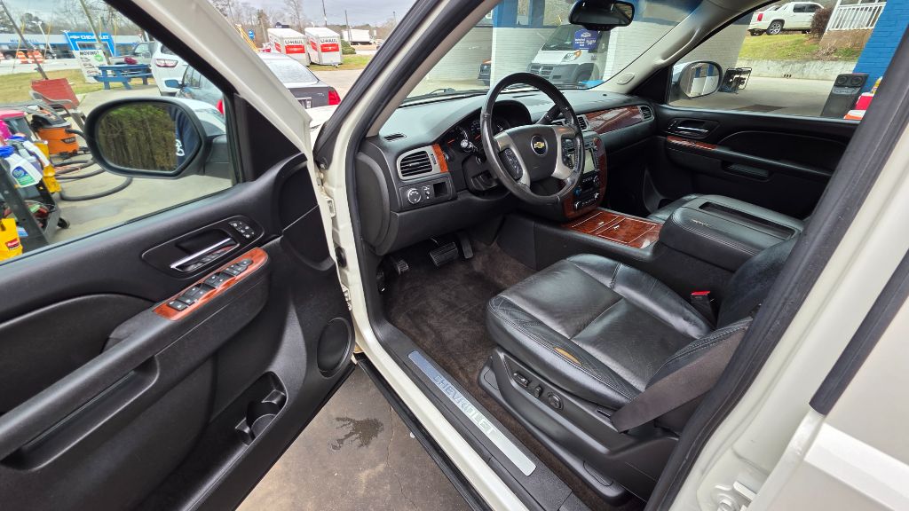 2014 Chevrolet Suburban - $8,796