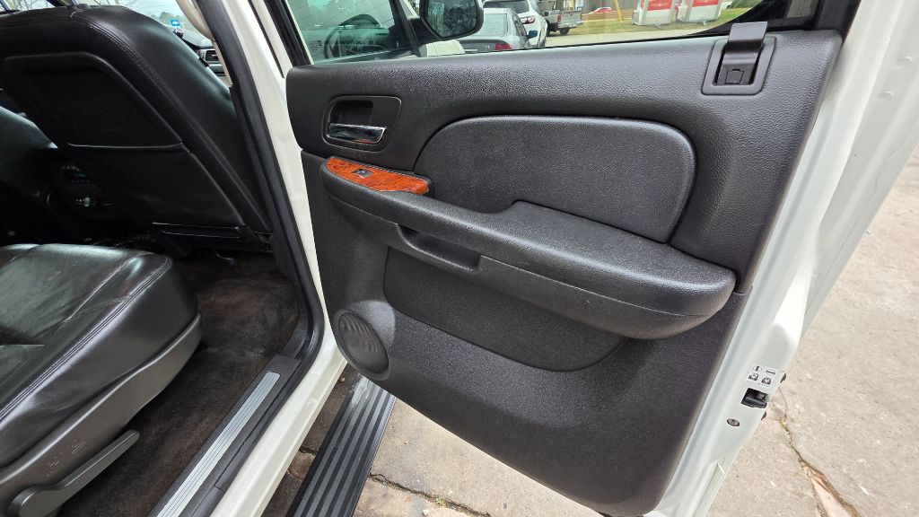 2014 Chevrolet Suburban - $8,796