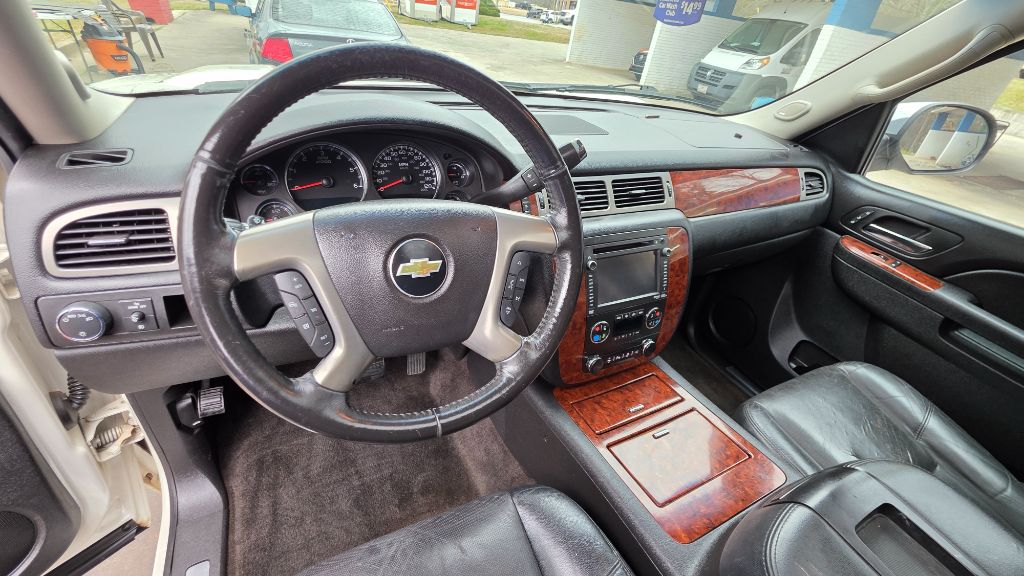 2014 Chevrolet Suburban - $8,796
