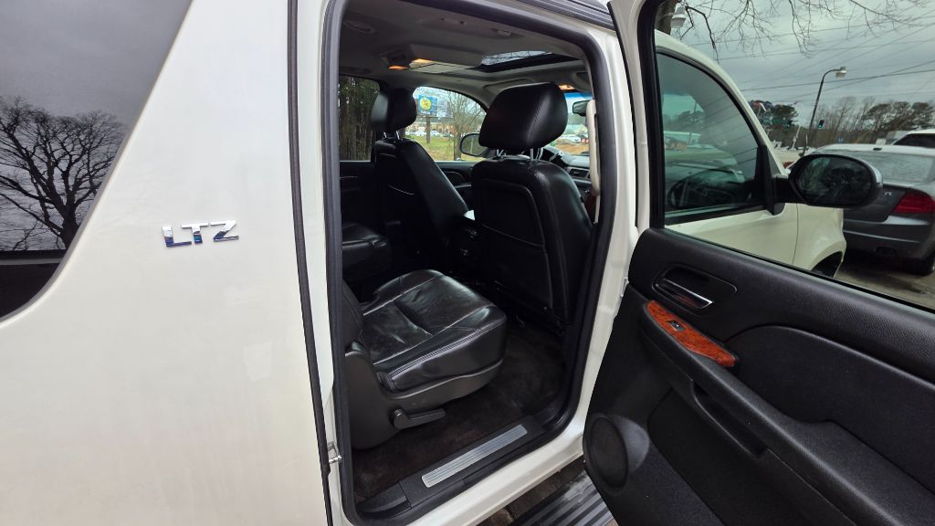 2014 Chevrolet Suburban - $8,796