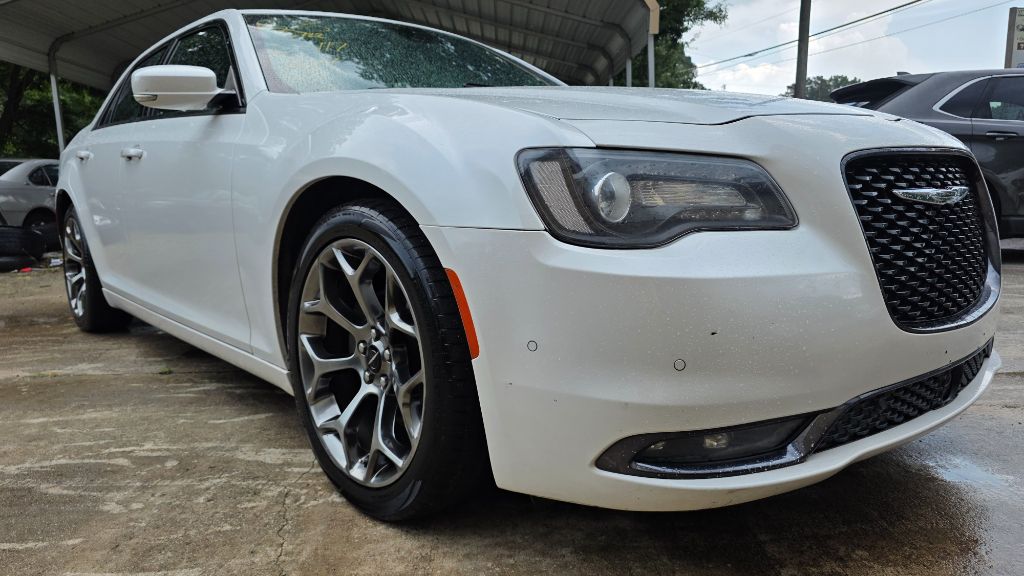 2016 Chrysler 300 - $16,296