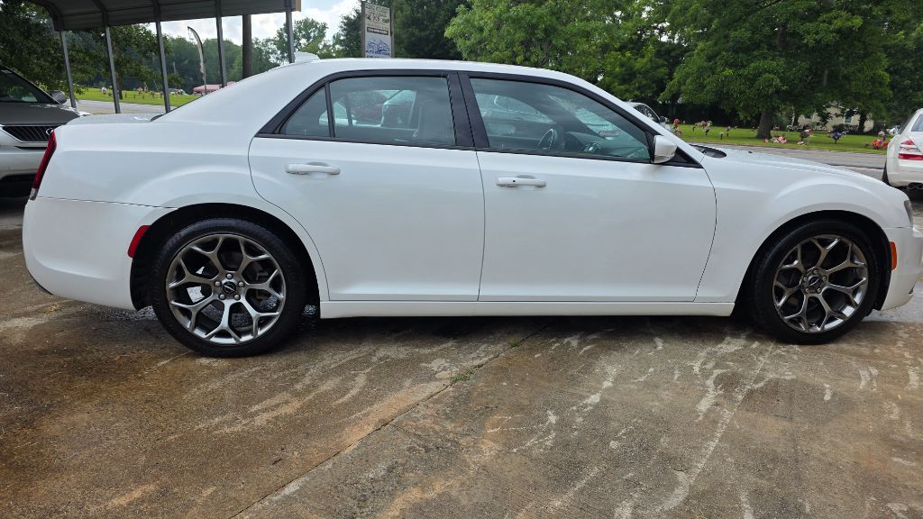 2016 Chrysler 300 - $16,296