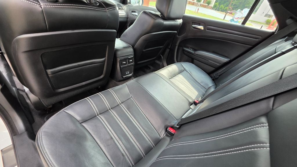 2016 Chrysler 300 - $16,296